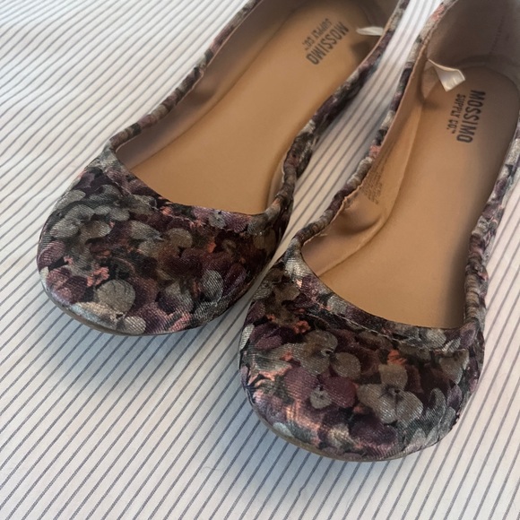 Women's Mossimo velvet ballet flats - Picture 2 of 8